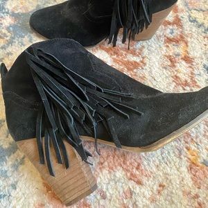 Steve Madden Fringe Suede Black Booties